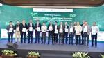 A group of people holding the knowledge paper booklet at the RECEIC Global Symposium on Resource Efficiency and Circular Economy held in March 2025 at New Delhi.