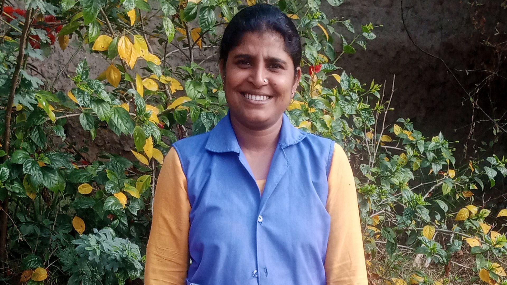 An image of Shahjanan a HUL Prabhat Poshan Saathi from Sumerpur along with Alka, an expectant mother.