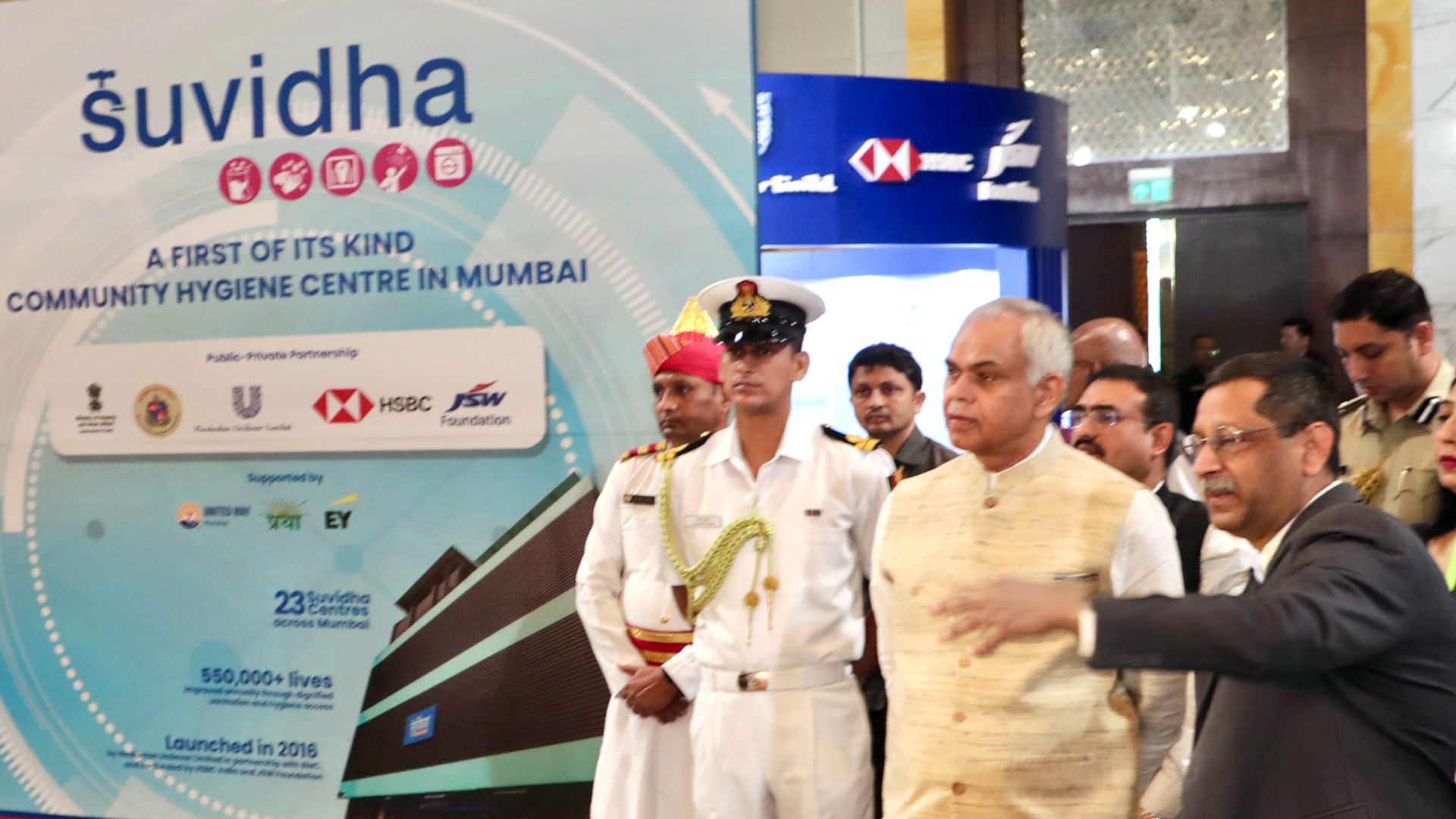 Shri Acharya Devrat, Governor of Maharashtra at HUL’s Suvidha exhibit at the Mumbai Climate Week 2026