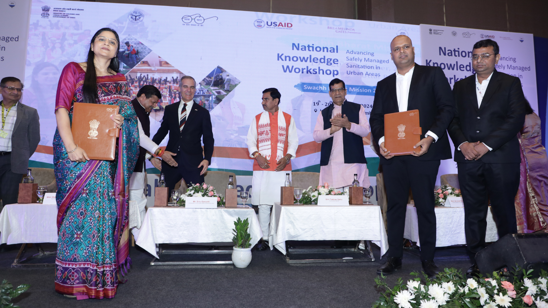 A picture of HUL and MoHUA (Ministry of Housing and Urban Affairs) representatives during the launch event of Centre of Excellence for urban higinene and sanitation held on November 19th 2024